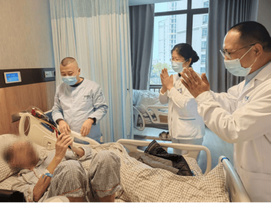 责任温度的“敬业福”，春节里的太保“医”靠――源申康复医院新春一线服务纪实  第2张