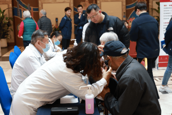 责任温度的“敬业福”，春节里的太保“医”靠――源申康复医院新春一线服务纪实  第3张