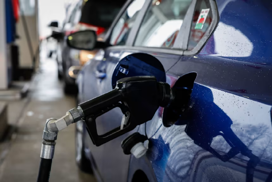 油价飙升、股市下挫，就连美国富人也对经济感到悲观  第1张