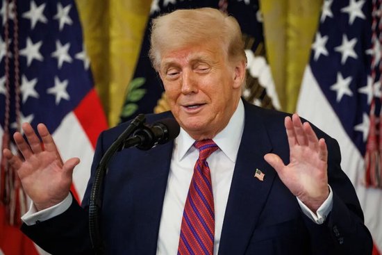 “唐纳德·特朗普国际机场”要来了,更名相关花费或高达550万美元!此前,美元将印上特朗普签名 第2张 “唐纳德·特朗普国际机场”要来了,更名相关花费或高达550万美元!此前,美元将印上特朗普签名 第2张