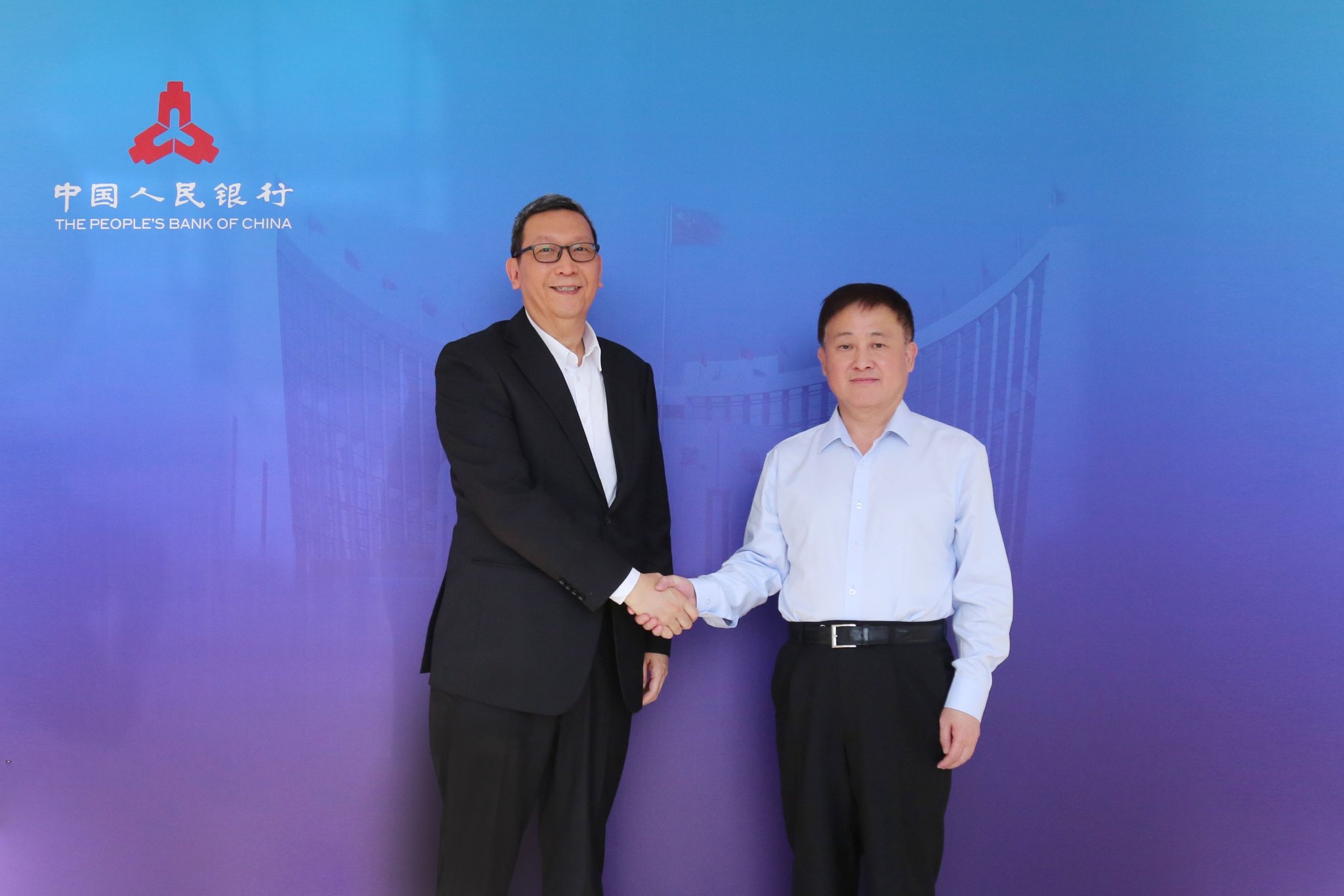 中国人民银行行长潘功胜会见澳门金融管理局行政管理委员会主席黄善文  第1张