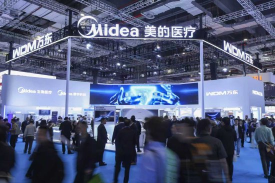 美的旗下万东医疗发布7大新品，落地初代MR智能体  第1张